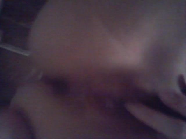 韩国N号房少妇上厕所时发骚蹲在那里扣逼自摸尿尿视频第二百三十六集