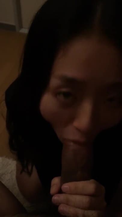 韩国N号房少妇喜欢舔18厘米的大鸡巴视频一百零二十七集（上）