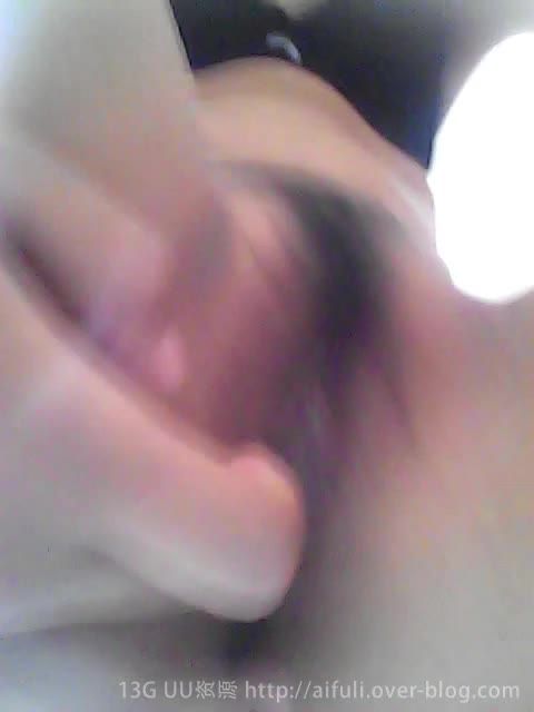 初中生周末早晨起来就要自慰扣逼手淫视频