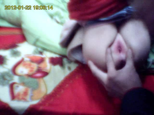 老色鬼的养父收养一个幼幼晚上不停的在幼幼逼上弄来弄去视频