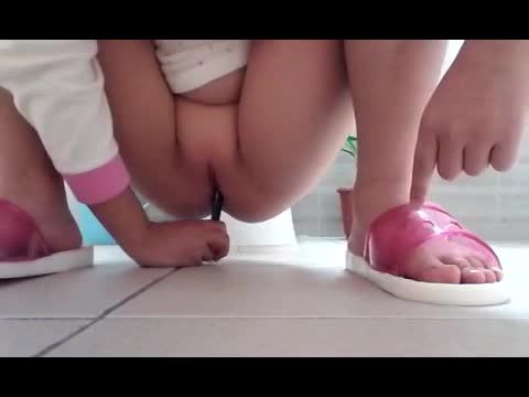 有其妈必有其女全网最骚小女孩上位猛操圆珠笔头视频