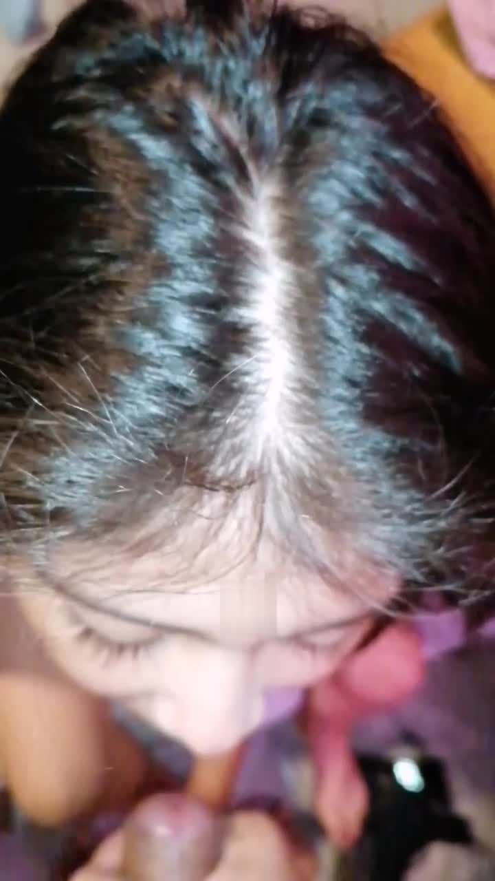 非洲幼女晚上在家帮继父口交口爆