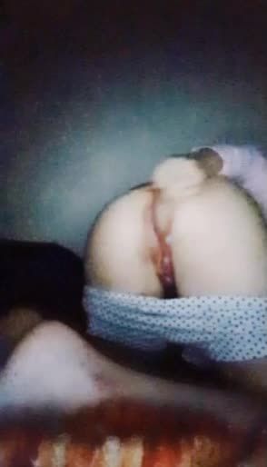 欧美小女孩通过直播露出色情内容吸引用户为她打赏视频