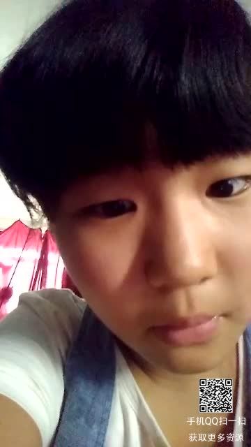 肉嘟嘟的胖妞小女孩直播用好几根17厘米的铅笔不停塞入填满肉穴口视频