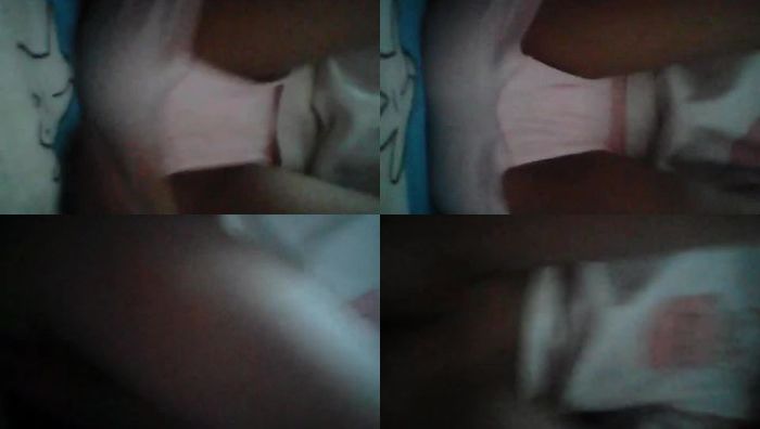 水灵灵的小女孩睡觉之前来一发自慰过个瘾视频