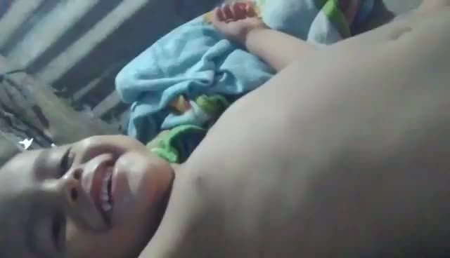 非洲小男孩小马拉大车水龙头小香肠乱伦插入母兽嘴里口交视频