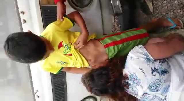 姑父带着小男孩嫖娼找了一个肥胖大妈户外激情乱伦口交视频