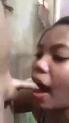 亚洲母子乱伦7岁幼男洗澡间让妈妈口交喝童子鸡视频