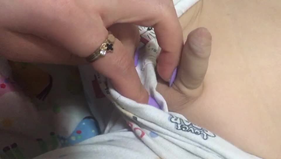 性感黑丝袜荡妇乱伦小男孩撸屌舔鸡巴用黑丝美腿足交视频