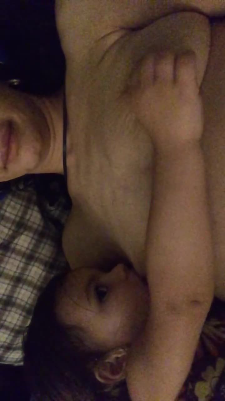 亚洲少妇宝妈自拍乱伦小男孩吃奶视频被泄密流出