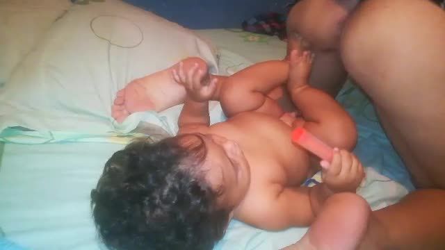 毁三观乱伦丧尽天良亚洲兽母把2岁幼男折磨到鬼哭狼嚎视频