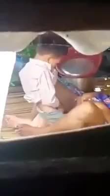 手机偷拍邻居村妇母子乱伦调教小屁孩小马拉大车操妈视频