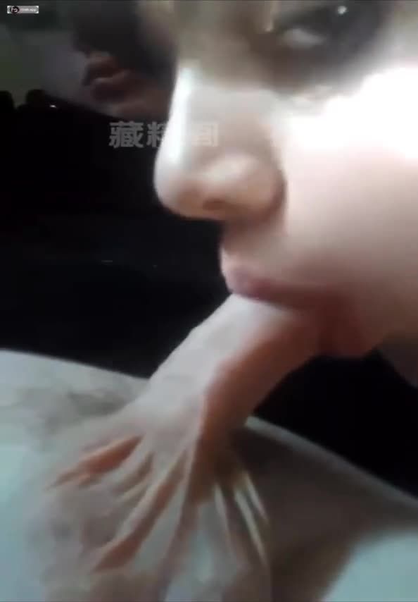 欧美真实乱伦初中生幼男膨胀大屌被艳妈疯狂撸屌视频杂集