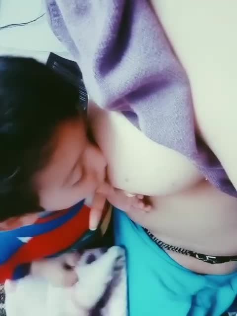 校园一年级亚洲幼男被邻家微胖巨乳阿姨用零食诱惑舔屌视频