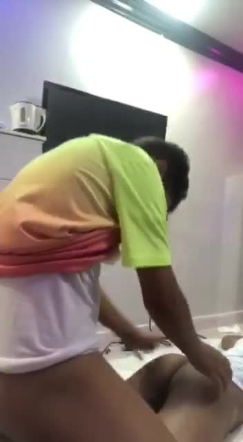 亚洲乱伦小马拉大车骚姨妈享受骚外甥大肉棒在阴穴撞击视频