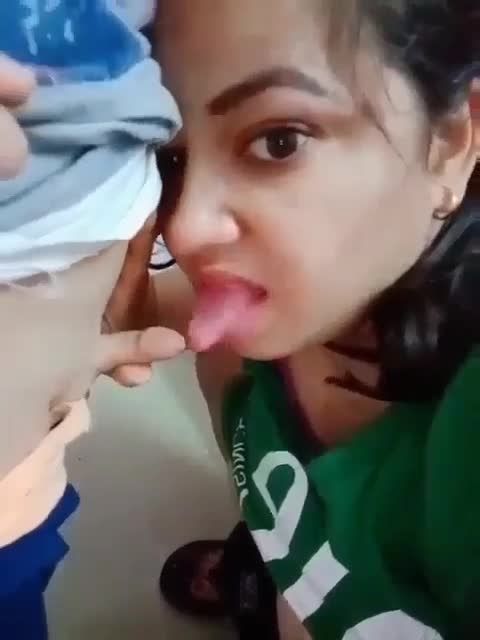 亚洲爆乳艳妈家庭乱伦幼童小男孩沦为排解寂寞性奴视频泄密