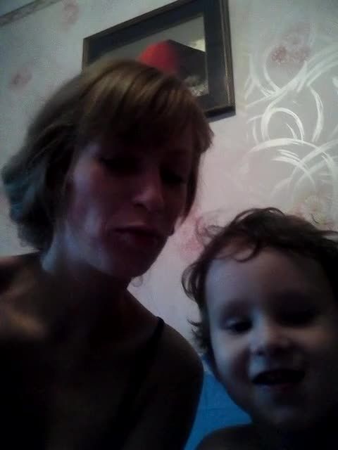 单身少妇乱伦曝光，欧美7岁小男孩沦为排解寂寞性玩物视频