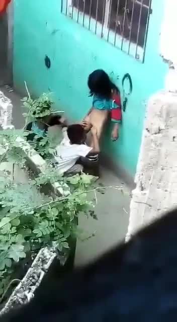 两名亚洲小学生男孩群交乱伦小马拉大车靠墙站桩3p操幼女视频