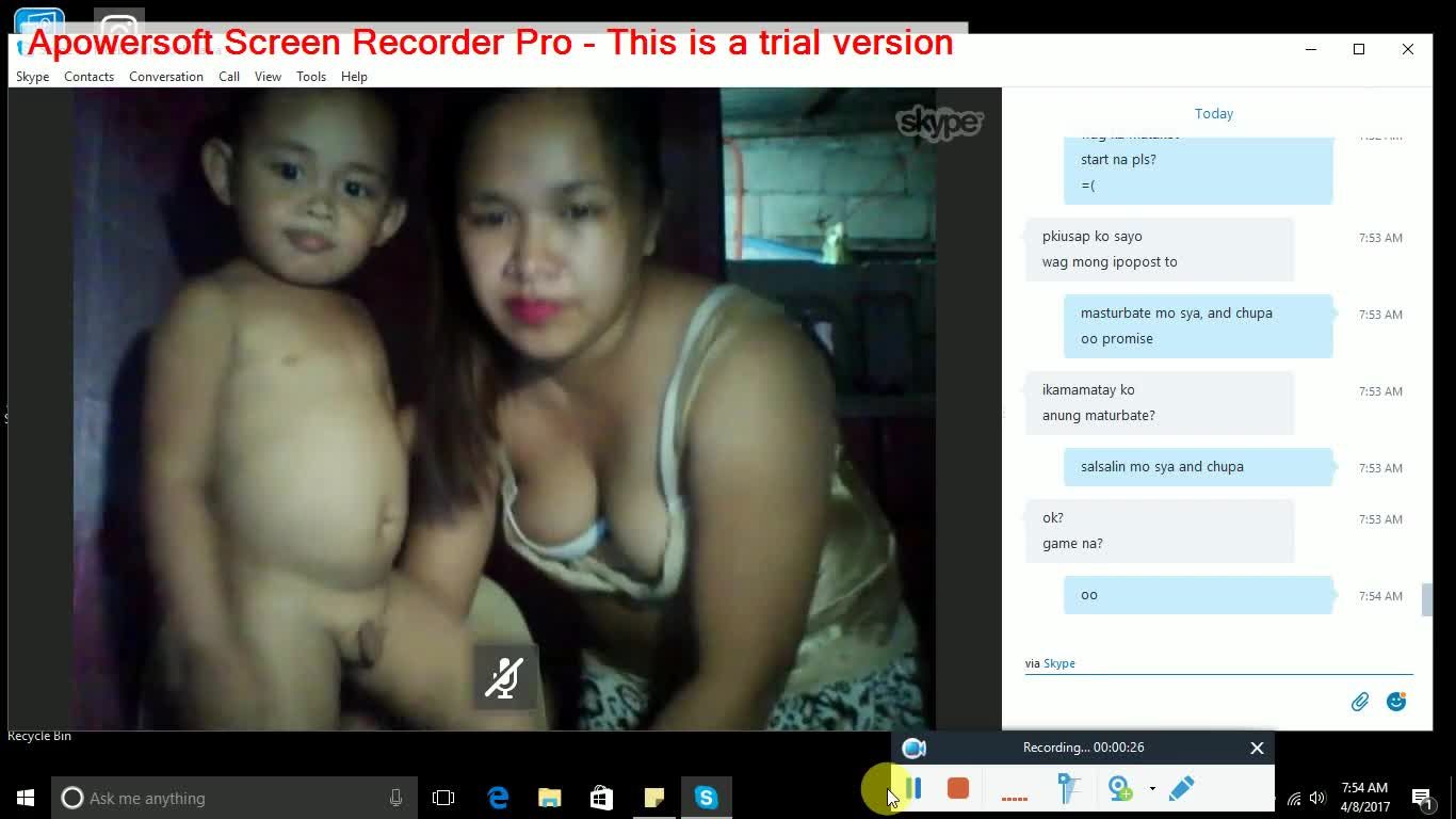 农村少妇乱伦亚洲四岁小男孩在直播间抓着小鸡巴口交视频