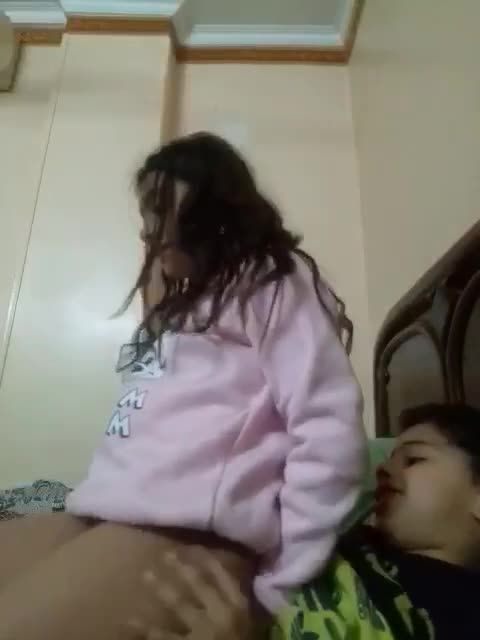 欧美小马拉大车幼童姐弟乱伦幼姐骑乘八岁幼弟破处童子鸡视频