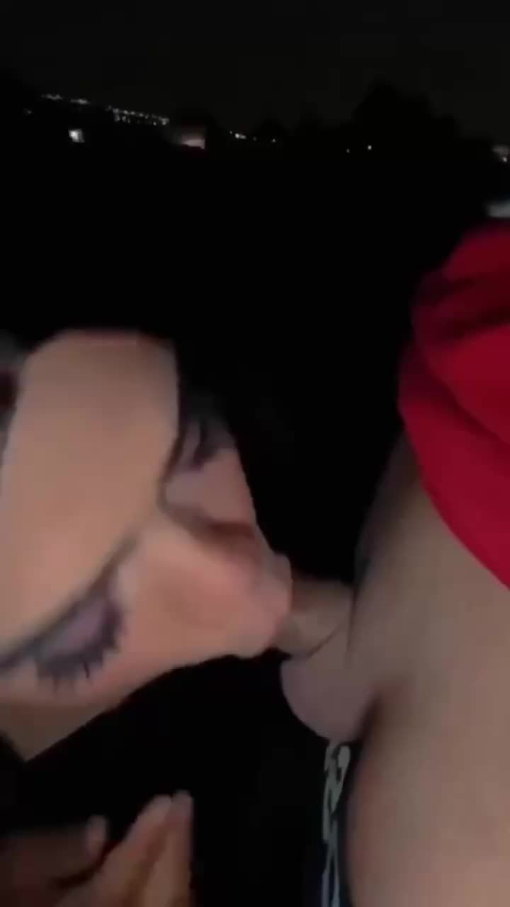 欧美骚母猪妈妈与儿子乱伦-小男孩大晚上被母亲强迫狂舔膨胀肉棒视频