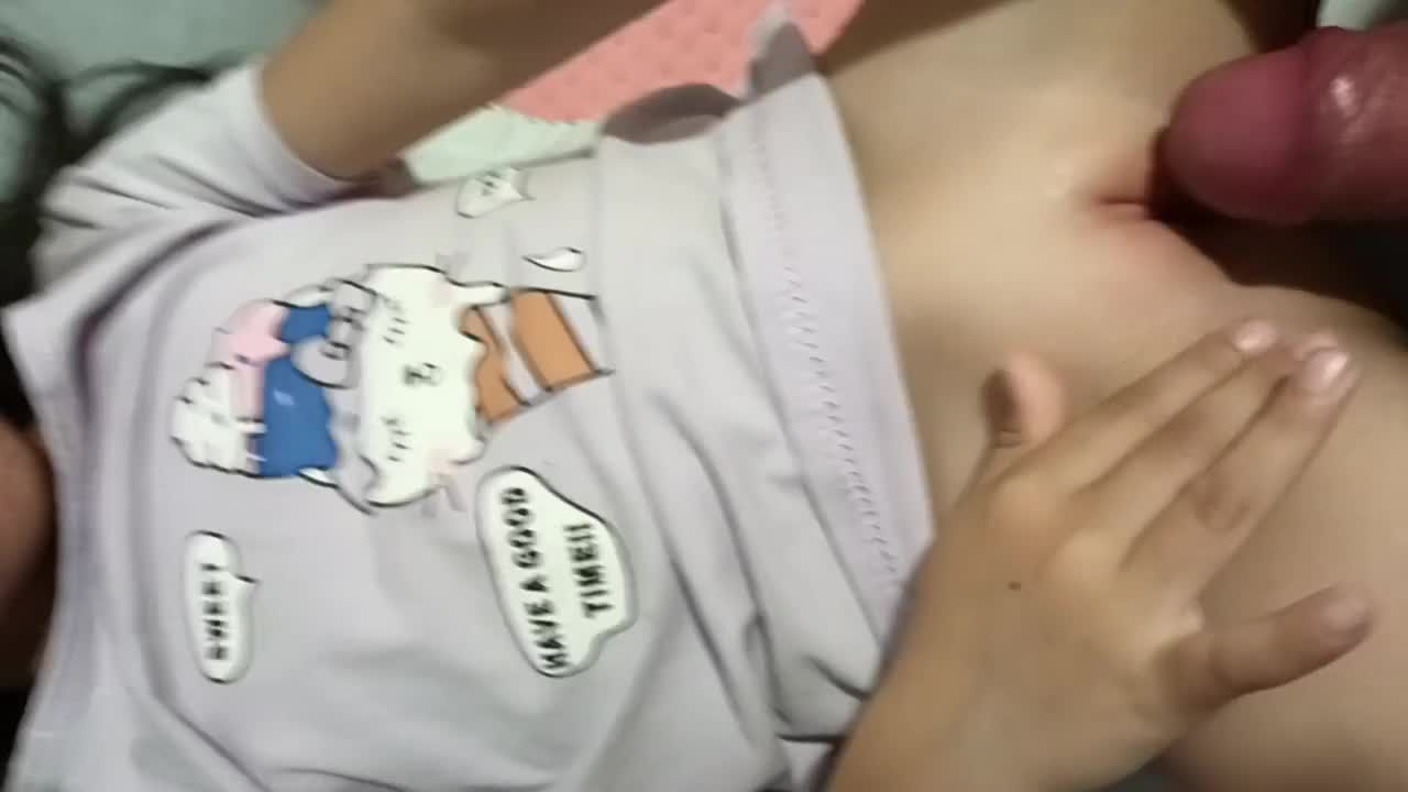 国产禽兽鬼父性侵宝贝幼女白虎穴惨遭大龟头插入灌精视频