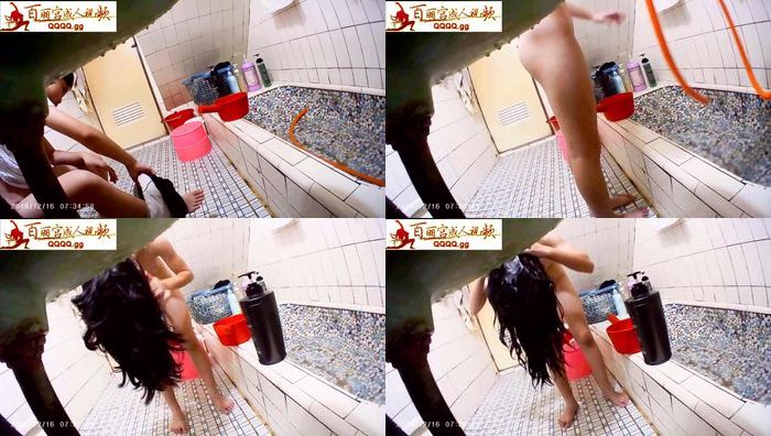 国产变态爸爸洗手间放针孔摄像偷窥初中生女儿洗澡视频