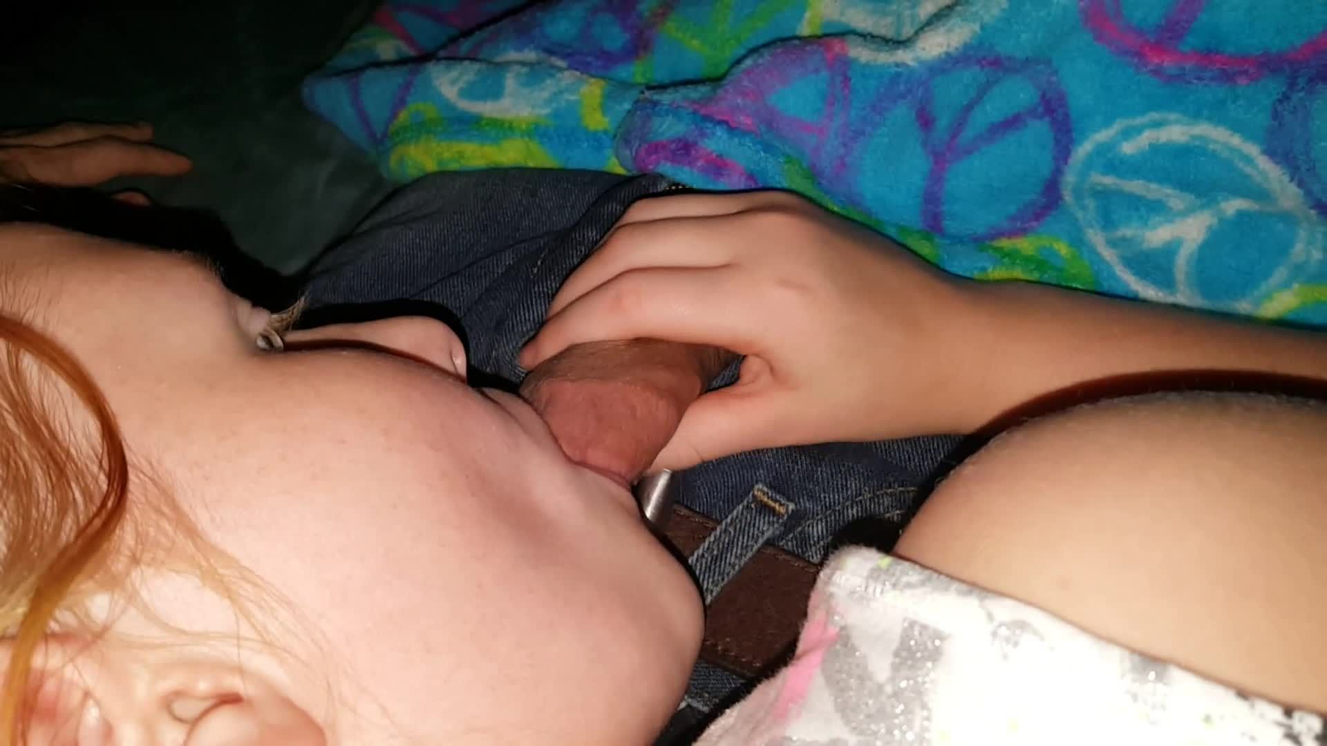 欧美骚父从小就开始培养小女孩吃屌口交视频