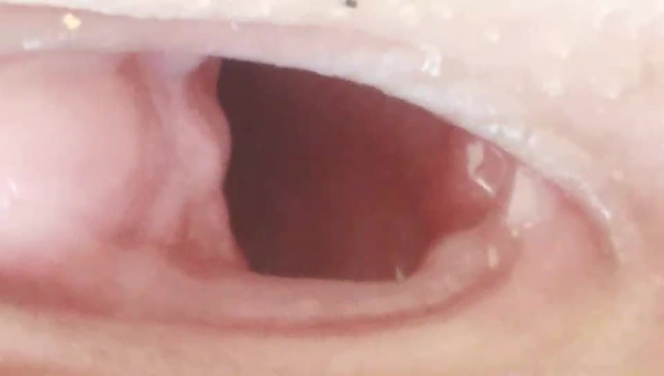 山东九岁幼女白虎穴被爸爸玩弄成一个大骚洞视频