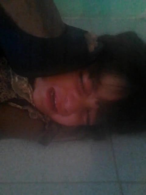 令人发指的国外五岁小女孩惨遭被折磨虐童视频