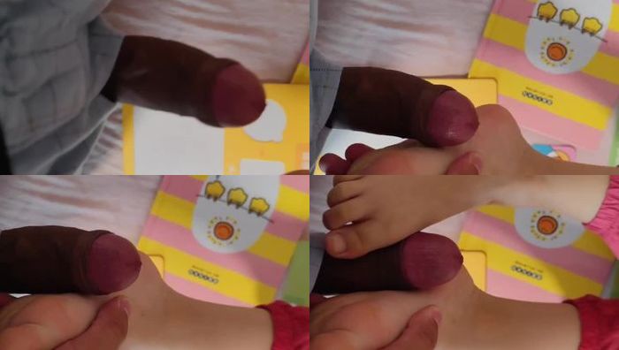 国产暑假幼女被邻居家老汉黑屌侵犯视频