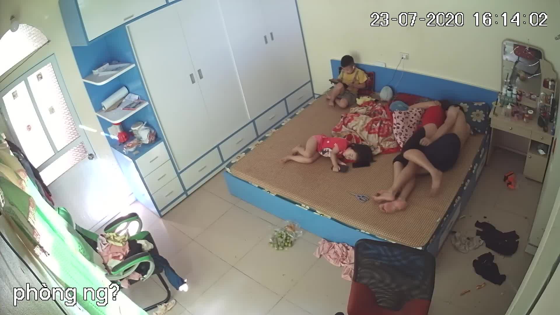 小马拉大车摄像头破解国产出轨人妻与小鲜肉偷情乱伦视频