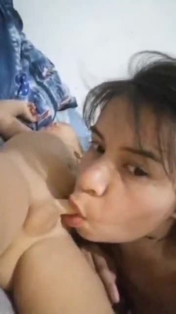 血亲关系乱伦少妇妈妈趁着亚洲6岁幼男熟睡猛舔鸡巴视频