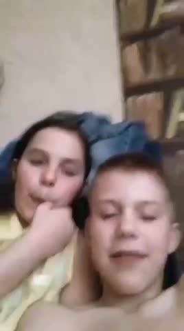 最新自拍欧美姐弟乱伦幼童小男孩与表姐不雅视频曝光