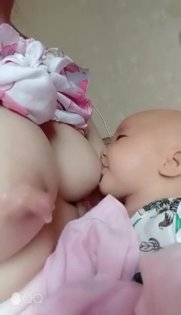 国产自拍乱伦四川月子宝妈乳水多的吓人抱婴儿幼男吸奶视频