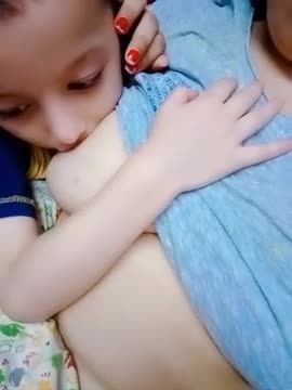 亚洲母子近亲乱伦白胖妈妈真实自拍小男孩吸大白兔巨乳视频