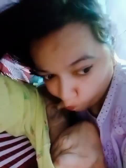 大量曝光亚洲乱伦母子巨乳骚艳妈享受口交幼男嫩屌表情视频