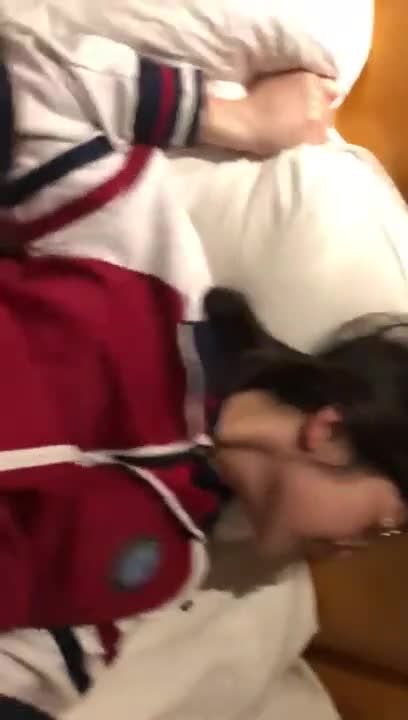 网恋一名初中生学霸被我约酒店被我用大鸡巴操的尖叫，喊着老公不要停视频