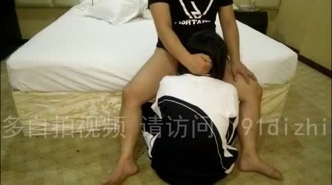 渣男在小学校园门口猎艳-单纯好骗幼女被忽悠带到宾馆性交-口活吞屌无套爆操视频