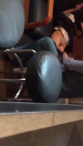 日本养父偷拍曝光重口舔舐幼女白虎逼视频