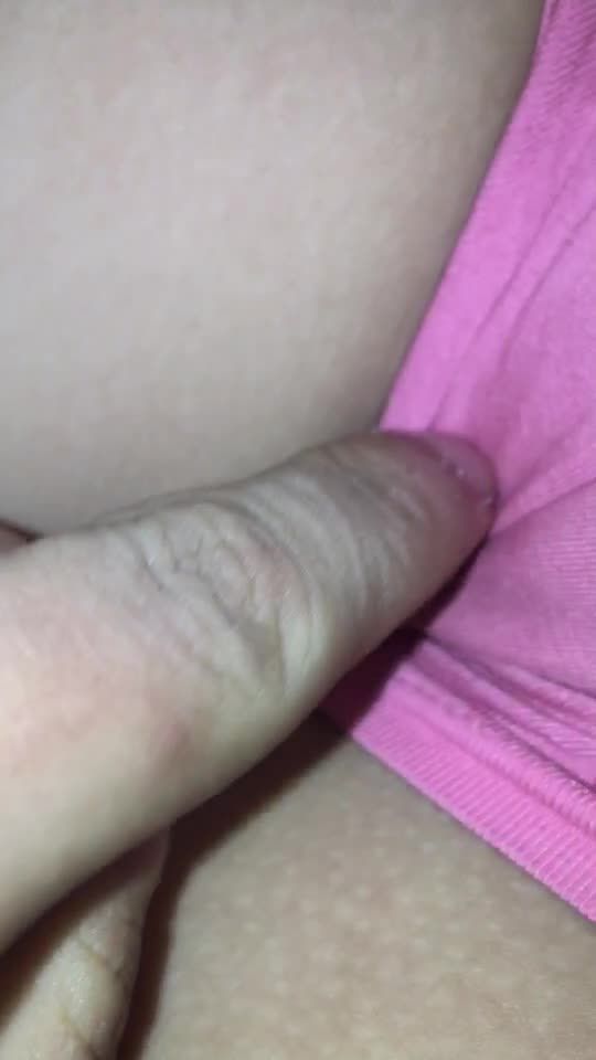 变态兽父深夜闯进小女孩闺房侵犯猥亵视频流出