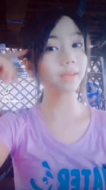 农村初中生少女露脸掰开一戳黑逼毛嫩穴视频